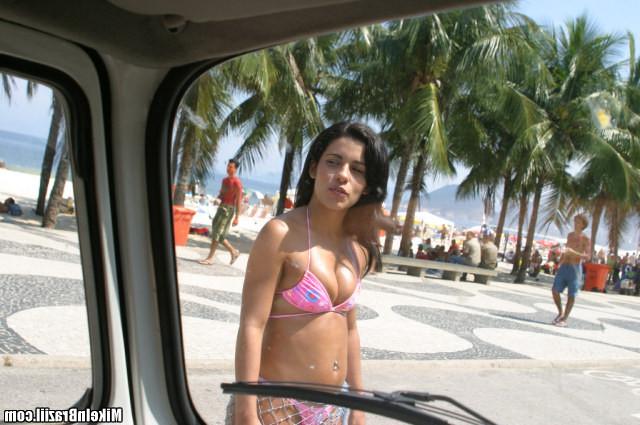 12P 12 pics and 1 movie of Andrea from Mike In Brazil