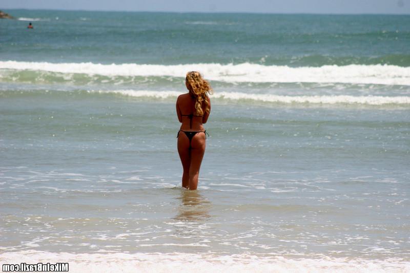 12P 12 pics and 1 movie of Melina from Mike In Brazil