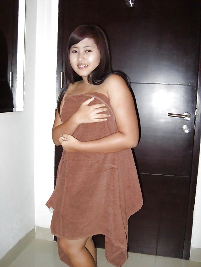 8P Asian Escort From Saporno.com