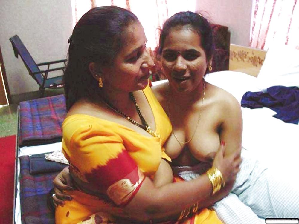 25P INDIAN MOTHER DAUGHTER