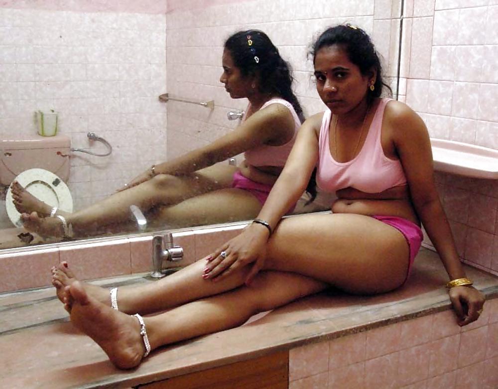 25P INDIAN MOTHER DAUGHTER