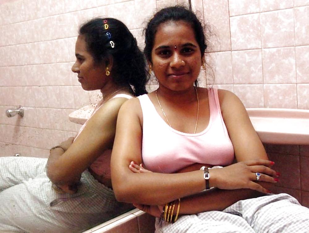 25P INDIAN MOTHER DAUGHTER