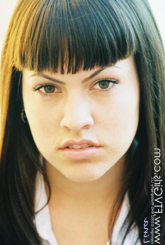16P Brunette Lina upskirt