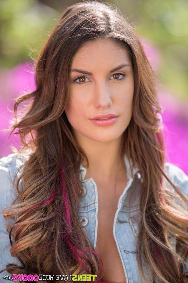 15P August Ames had a fetish for huge dicks