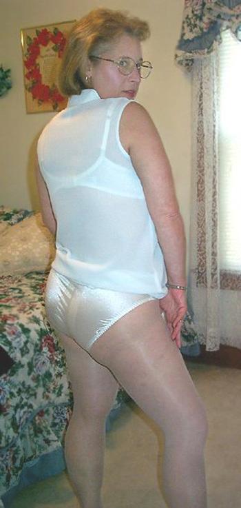 16P granny girlfriends