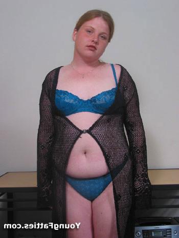 15P Sweet fat teen girl posing