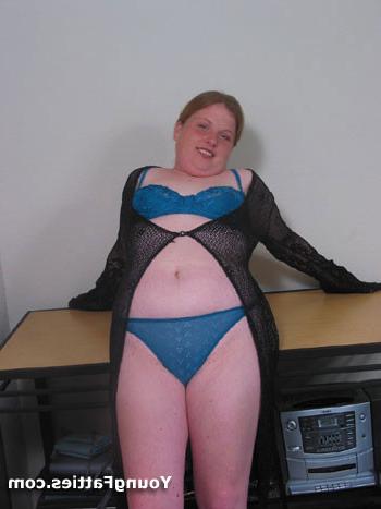 15P Sweet fat teen girl posing