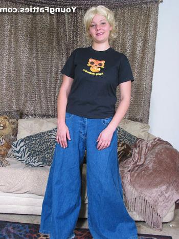 15P Cute blonde chubby teen posing