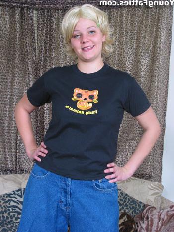 15P Cute blonde chubby teen posing