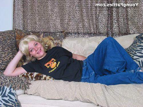 15P Cute blonde chubby teen posing