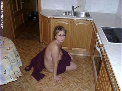 14P Naked chubby teen posing in the kitchen