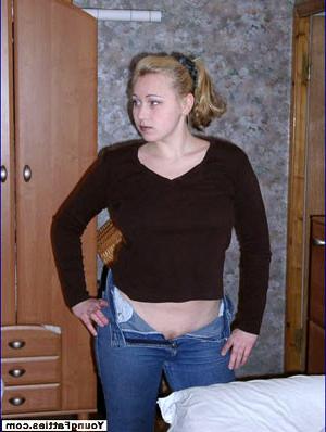16P Amateur chubby teen posing naked