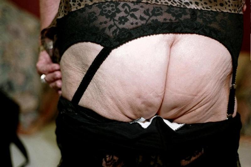 16P Nasty old grandma in sexy black lingerie giving up the goodies