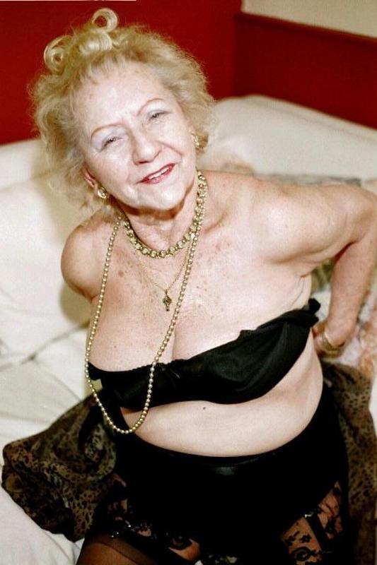 16P Nasty old grandma in sexy black lingerie giving up the goodies