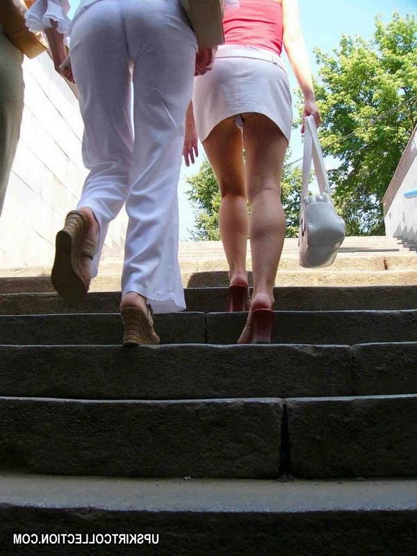 15P Sweet babes never mind their upskirt get shot