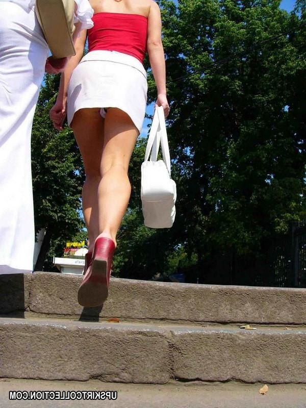 15P Sweet babes never mind their upskirt get shot
