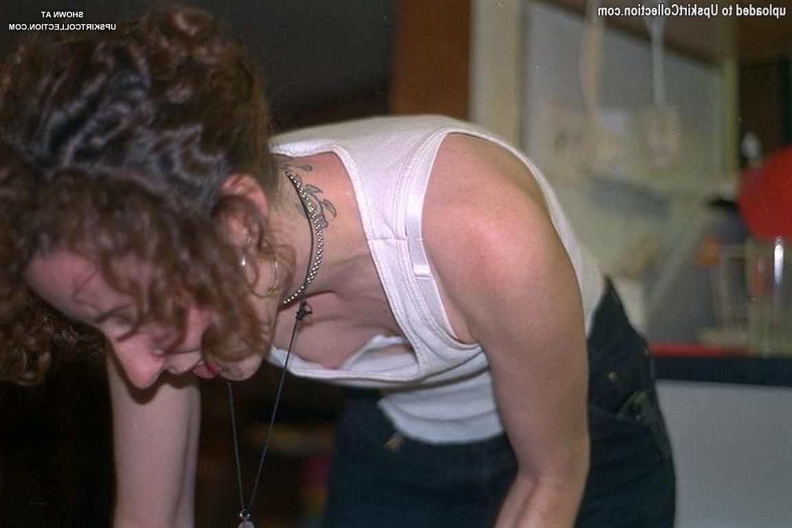 12P Accidental downblouses are spied on camera