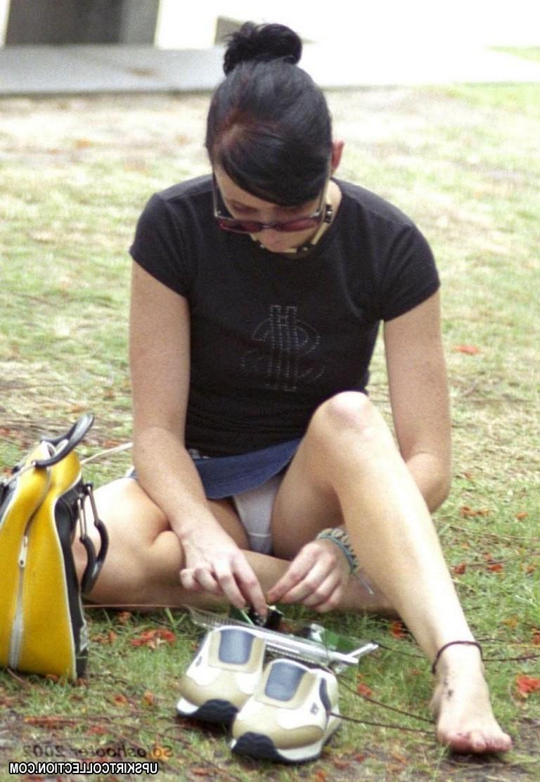 15P Upskirt panty pictures of hundreds of hot unsuspicious girls