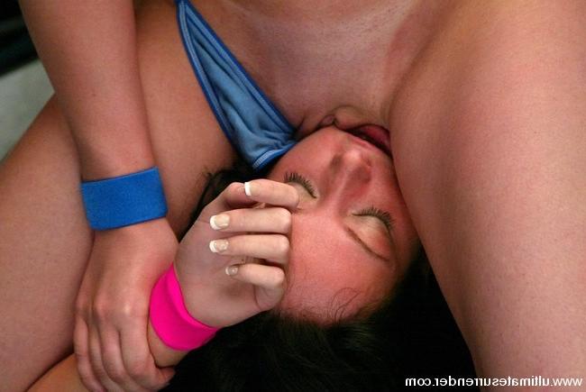 15P Rubbing her shaved cunt on her friends face