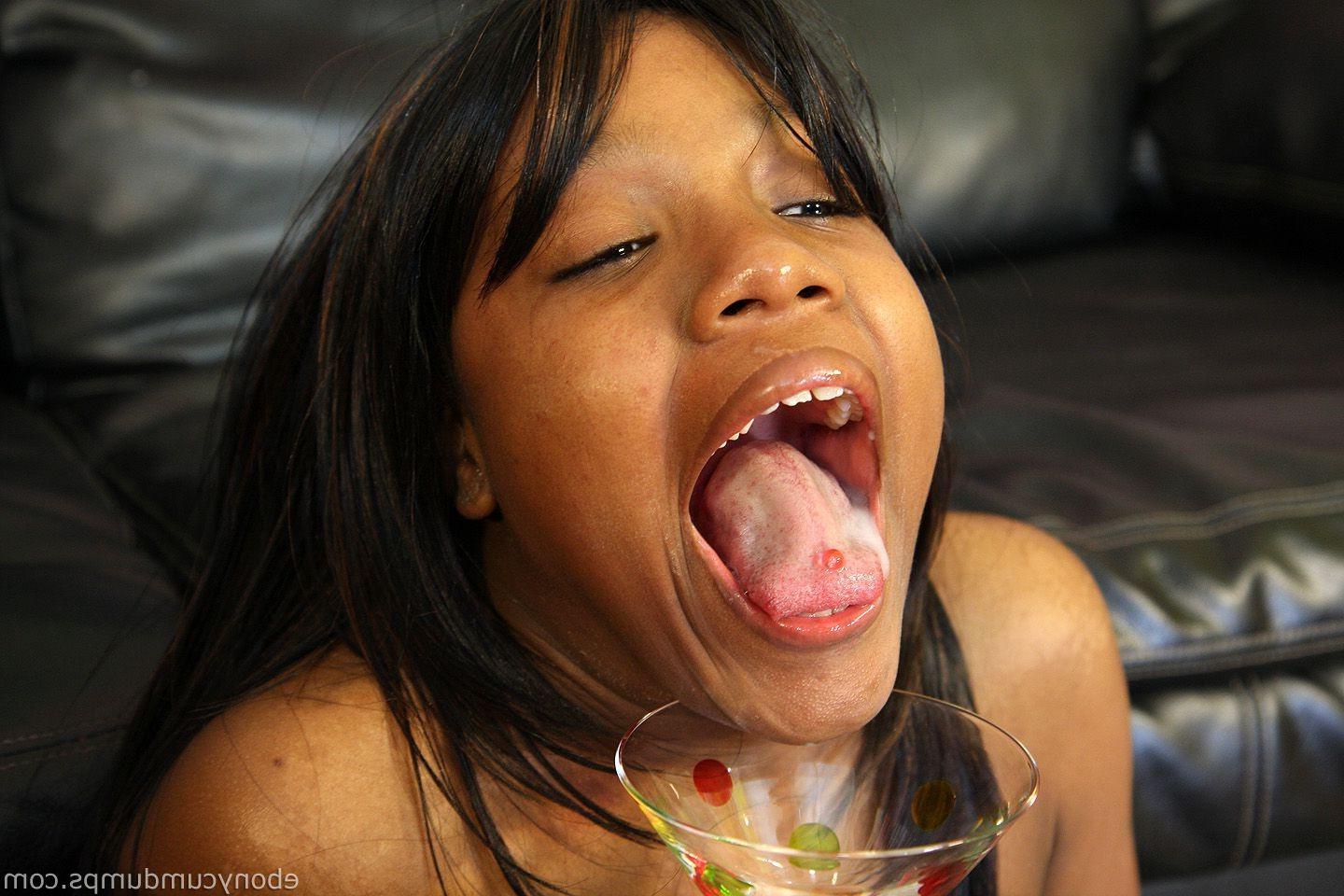 16P Black girl gives blowjob for nasty cum in mouth