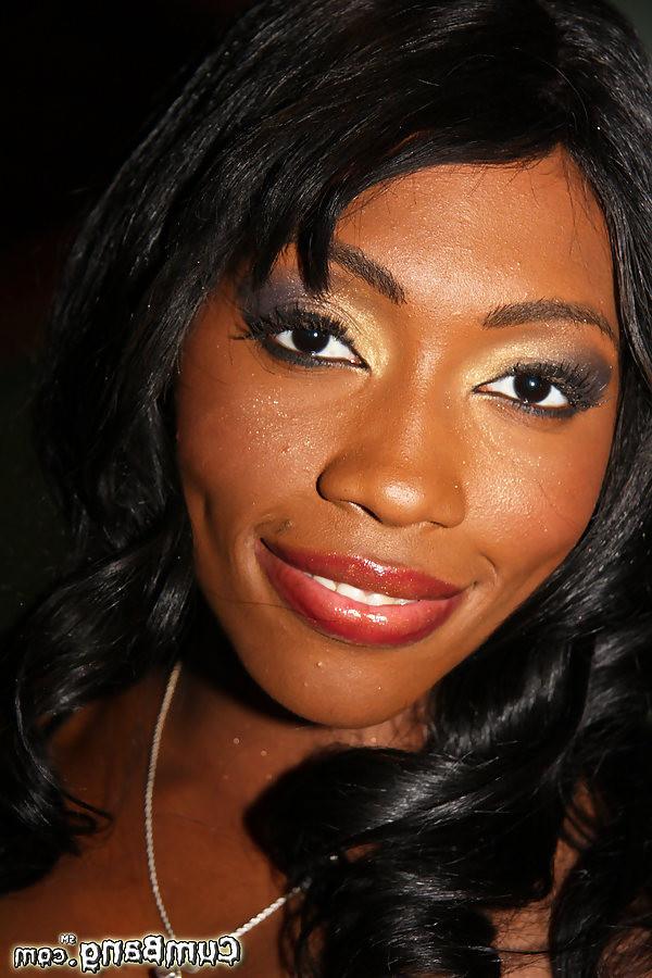 20P hot ebony Queen Diva gets blowbanged and bukkaked by rednecks