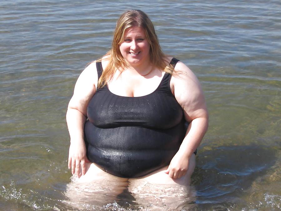 25P Ssbbw in swimsuit