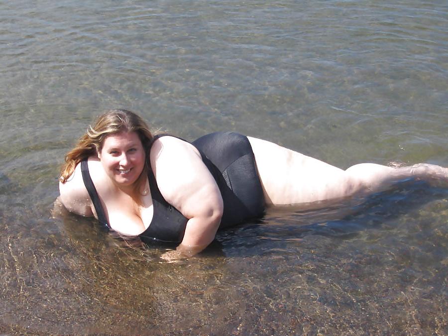 25P Ssbbw in swimsuit