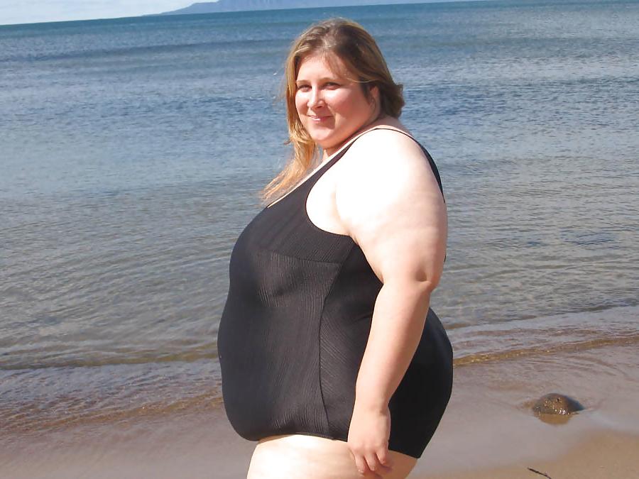 25P Ssbbw in swimsuit