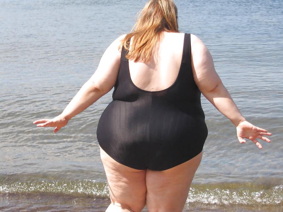 25P Ssbbw in swimsuit