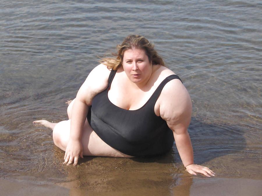 25P Ssbbw in swimsuit