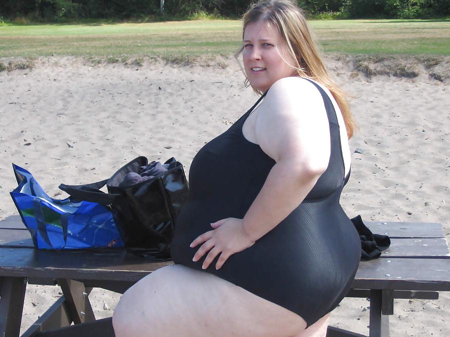 25P Ssbbw in swimsuit