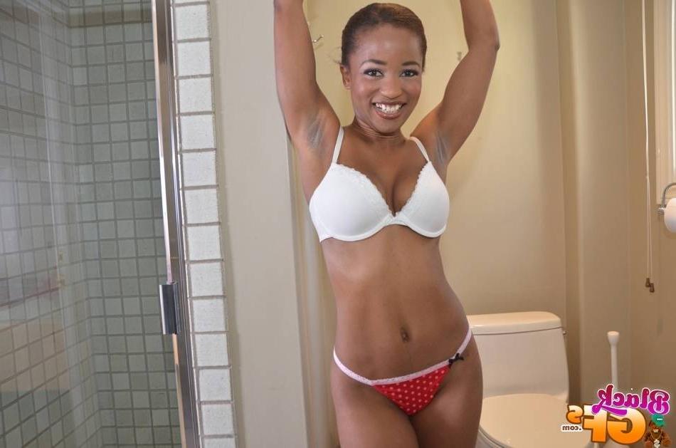 15P Ebony shooting her self and fucking with her boyfriend