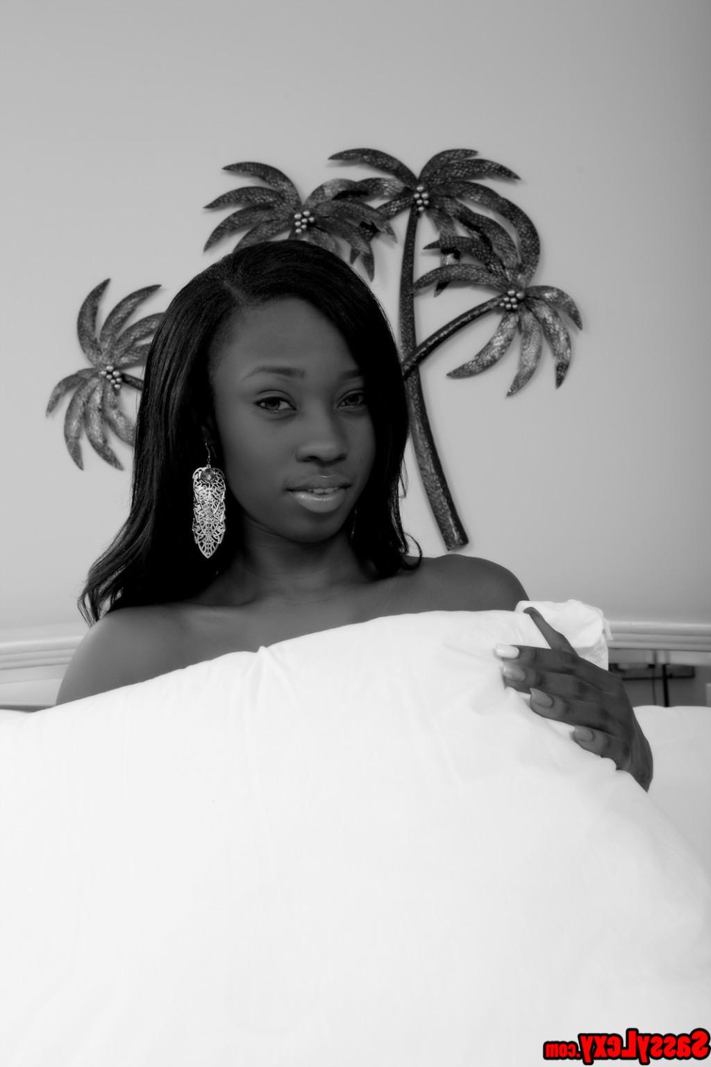 15P Ebony girl teasing
