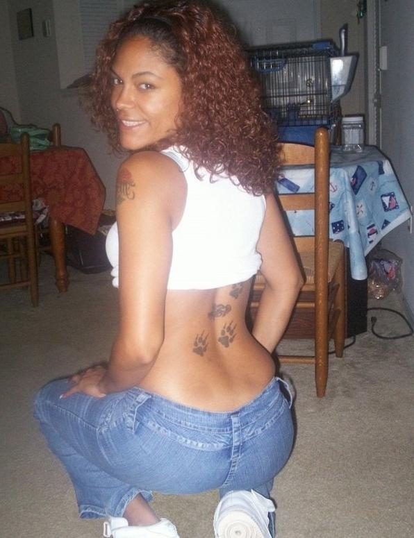 15P Awesome sexy ebony girl delivers her round juicy breasts