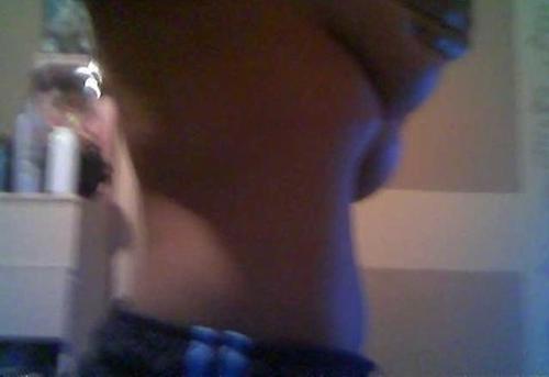 15P Sexy black sits on dildo and slides it deep into her starfish