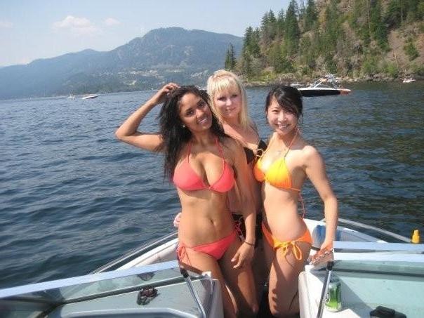 15P Black teen gfs posing for cell phone pics