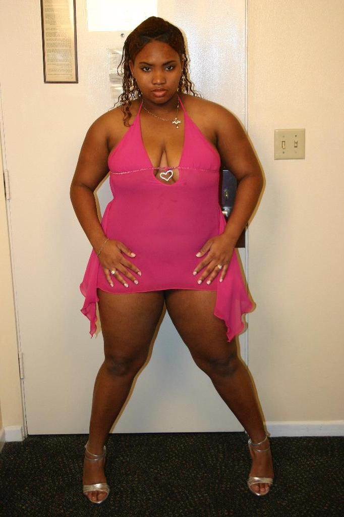 16P Naked ebony BBW Yaya showing off her hot thick beauty and takes cock filling in 
