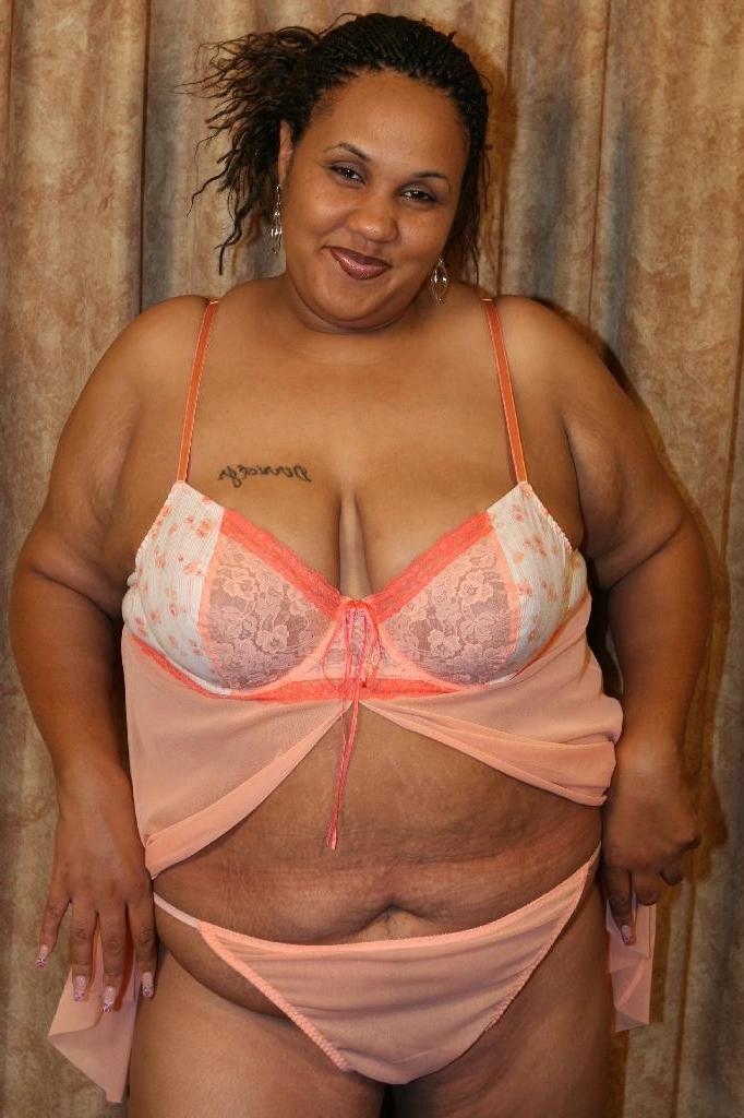 16P Massive ebony Milk Shaker showing off her big juicy ass and takes cock pounding 