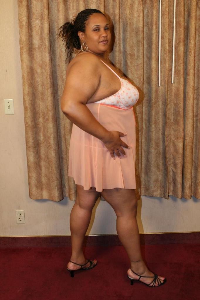 16P Massive ebony Milk Shaker showing off her big juicy ass and takes cock pounding 