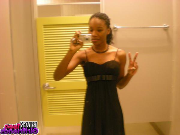 15P Sexy black teen girls posing for pics