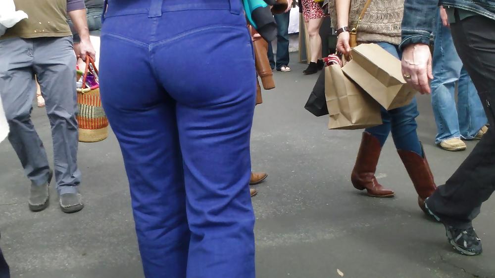 25P Beautiful teen butt & ass in jeans up close 