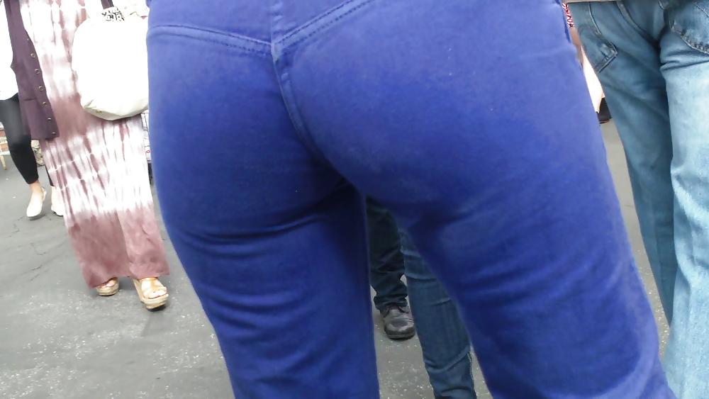 25P Beautiful teen butt & ass in jeans up close 