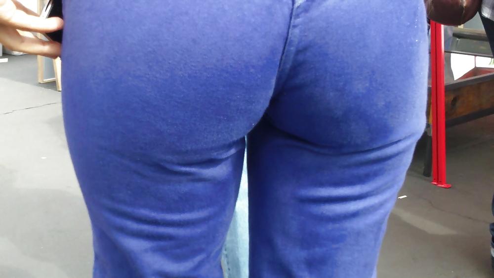 25P Beautiful teen butt & ass in jeans up close 