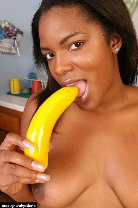16P Nice ebony plumper teasing and masturbating pussy in kitchen