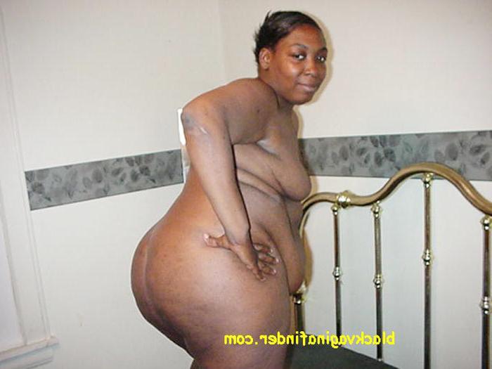 16P BBW ebony ho sucks cock and shows off her body
