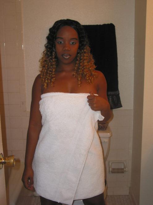 16P Plump Busty Thick Black Teen Amateur BBW Showering