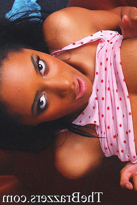 16P This ebony beauty must be the reference when it comes to big black tits 