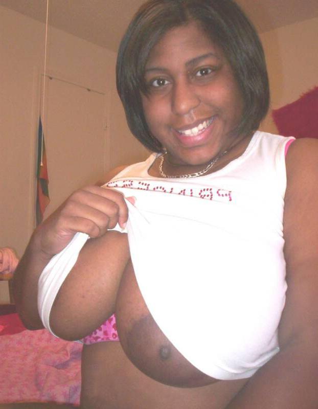 12P Curvy amateur showing big black tits on webcam
