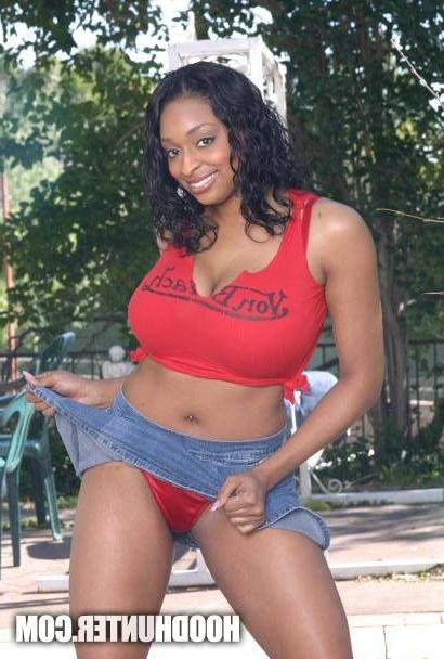 15P Busty ebony ho gets tricked and banged