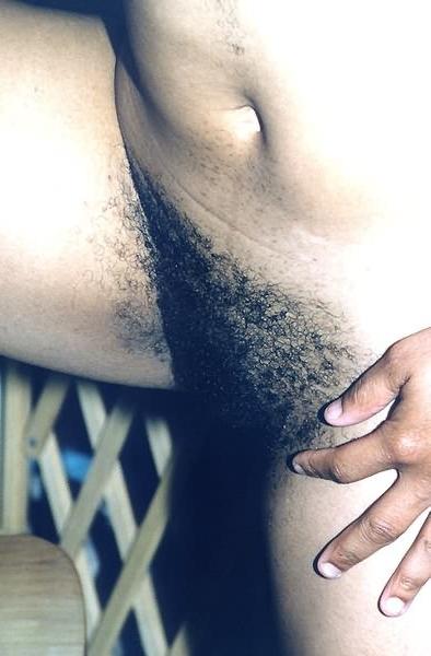 20P Ebony Hairy Pussy